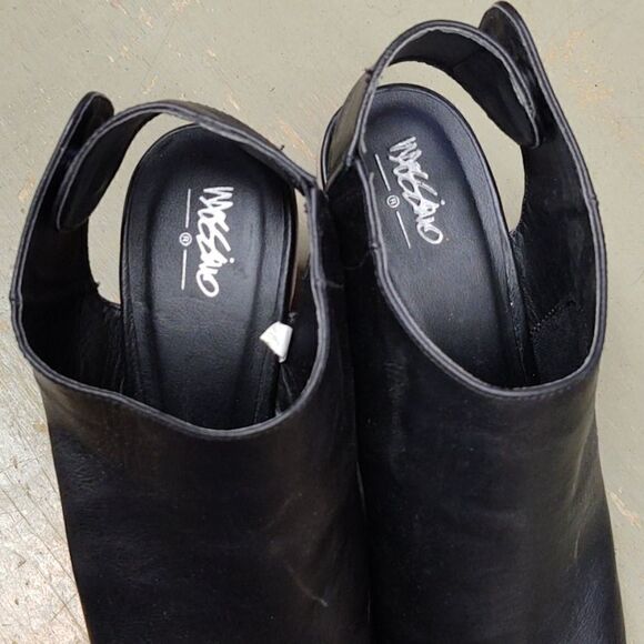 RELISTED - Super cute boot style heels shoes by Massimo - Picture 5 of 8